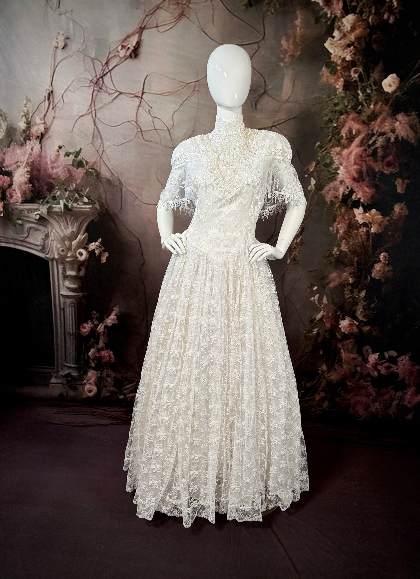 1980s Chantilly Lace Wedding Dress W/Bustled Tiered Skirt