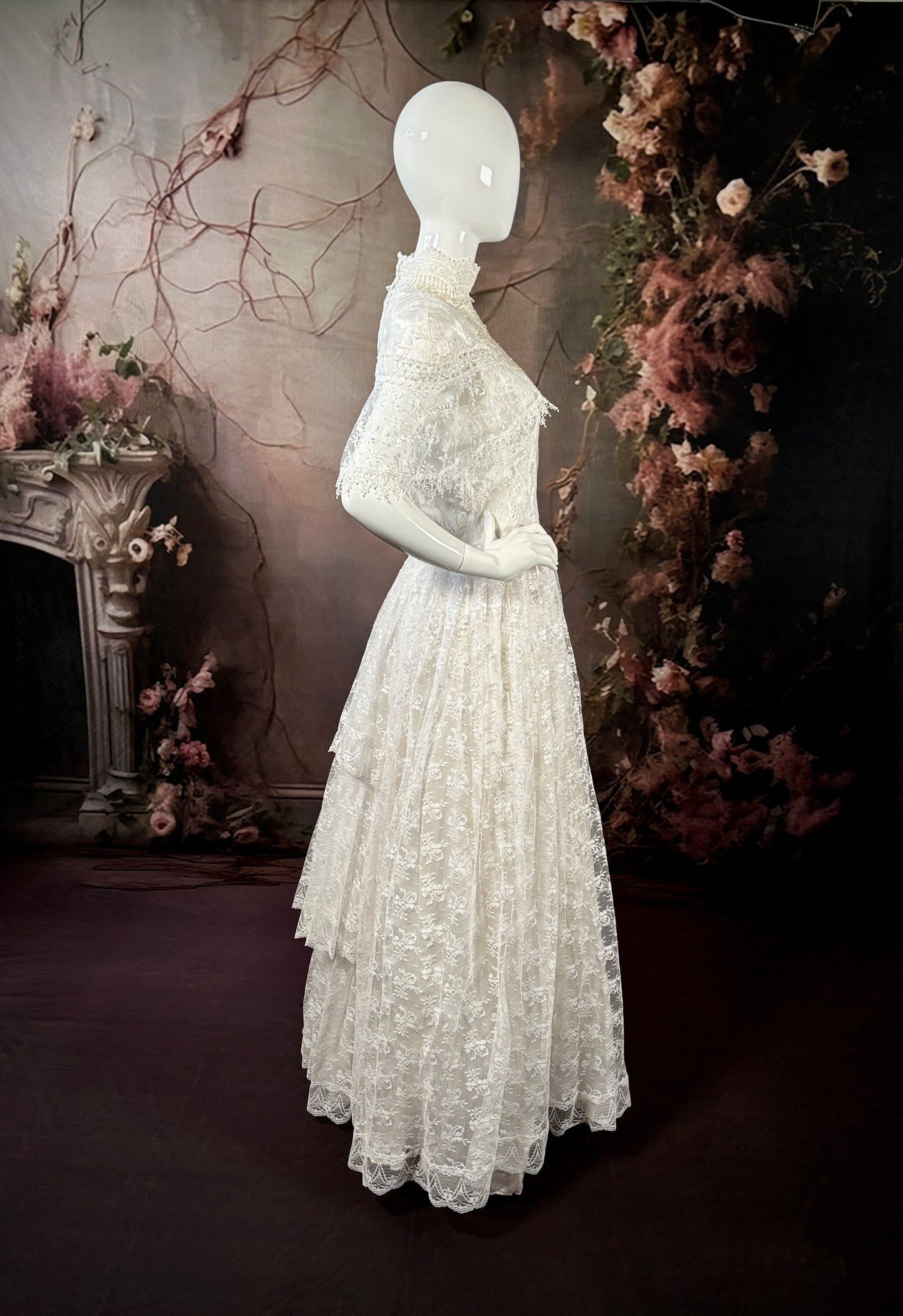 1980s Chantilly Lace Wedding Dress W/Bustled Tiered Skirt