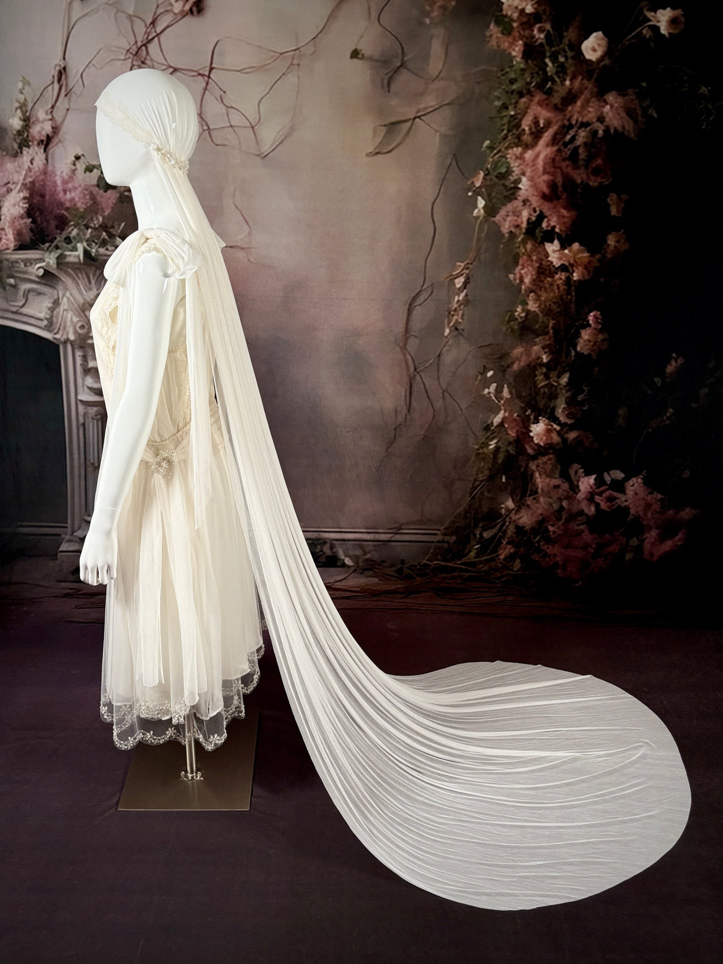 1920's Haute Couture Silk Tulle & Beaded Wedding Dress w/Juliet Veil